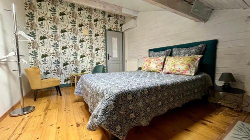 Caux-et-Sauzens Bed & Breakfast | Aux Belles Vacances - ADULTS ONLY