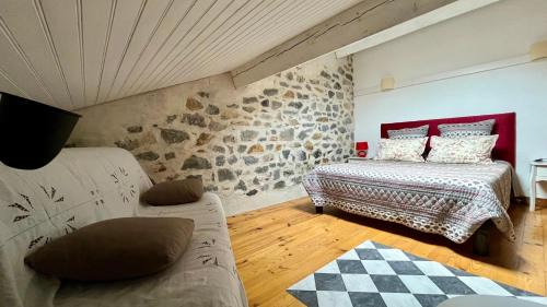 Caux-et-Sauzens Bed & Breakfast | Aux Belles Vacances - ADULTS ONLY