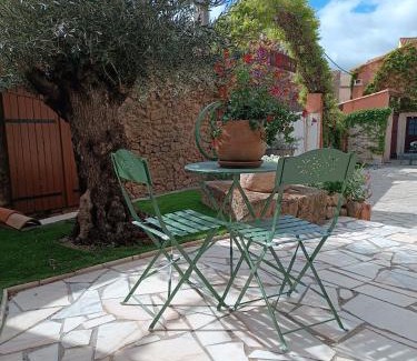 Capestang House | Aux Berges du Canal
