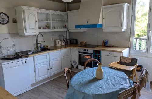 Mesnil-Val-Plage Apartment | Aux galets suspendus