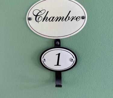 La Ferte-Vidame Hotel | Aux lapins Bleus