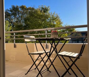 Roques Apartment | Aux roches d'Or