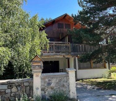 Formigueres Ski Chalet | Aux trois marmottes - Chalet au pied des pistes