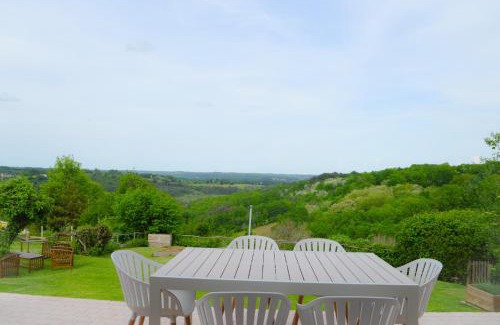Rouffignac-Saint-Cernin-de-Reilhac House | Aux Volets Bleus Chez Mark & Sylvie