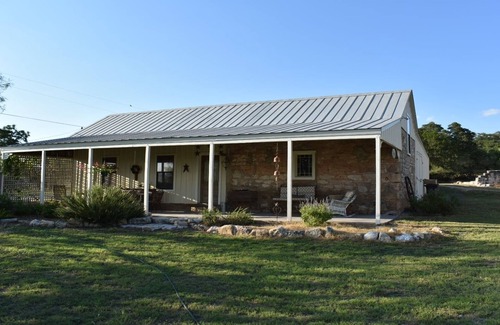Fredericksburg House | Ava Haus Dairy Barn 3 minutes to Main Street! See our other 4 Ava Haus rentals.