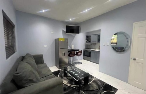 Saint Andrew Apartment | Ava’s Cozy Retreat 1BR 1BA