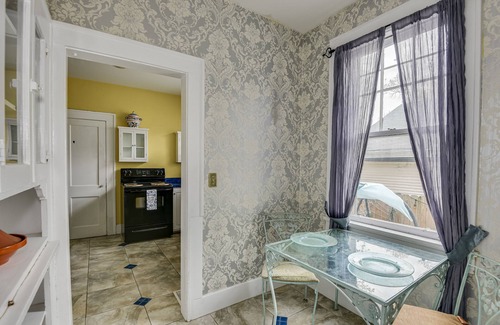 Augusta Apartment | AVAILABLE! Beautiful Victorian Duplex in the heart of Historic Summerville
