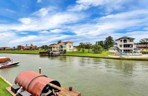 Conroe House | Available Now… this is YOUR chance to experience relaxation @ The Cove!