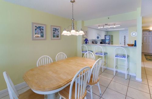 Destin Condo | AVAILABLE Sept. 13th to 20th & Oct. 25th to Nov. 17th! ON THE BEACH!