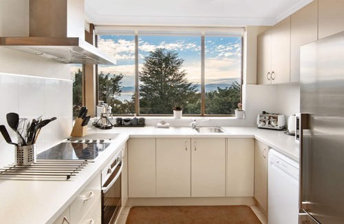 Jindabyne Apartment | Avalanche 6 - Stylish & Modern Apartment in Central Location