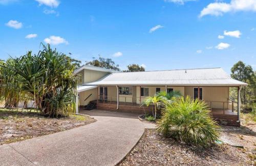 Kingfisher Bay House | AVALON 4 Bedroom home Kingfisher Bay Fraser Island 8 GUEST