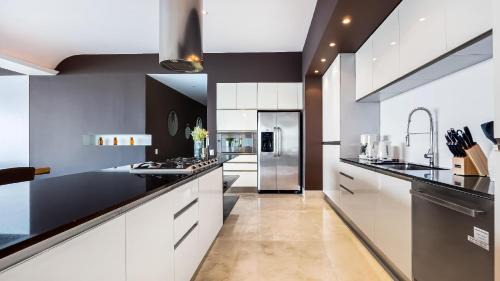 Romantic Zone House | Avalon - 401 Luxury & Breathtaking Sunset Views