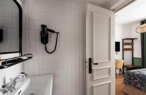 Saint-Vincent-de-Paul Hotel | Avalon Cosy Hotel Paris