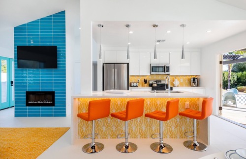 Vista Norte House | Avalon House - Mid Mod Hues and Mountain Views