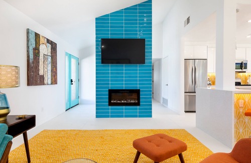 Vista Norte House | Avalon House - Mid Mod Hues and Mountain Views