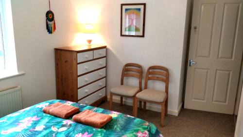 Glastonbury House | Avalon Retreat Self Catering Vegetarian Accommodation in the Heart of Glastonbury