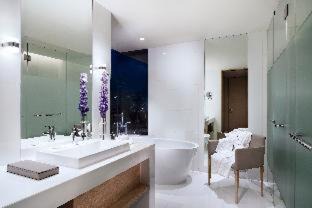 Samre Hotel | Avani Plus Riverside Bangkok Hotel