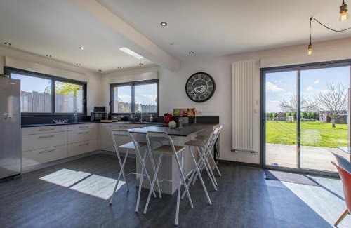 Avaray Apartment | Avar'days - maison moderne et calme, 4 chambres et 8 personnes