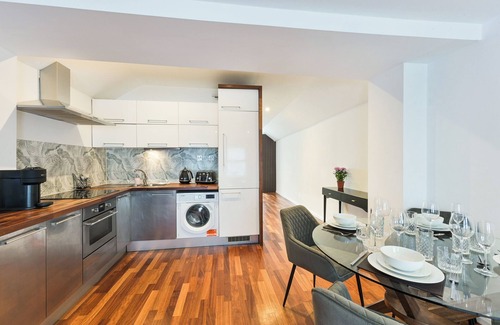 Farringdon Apartment | Avari Apartments - Hatton Collection