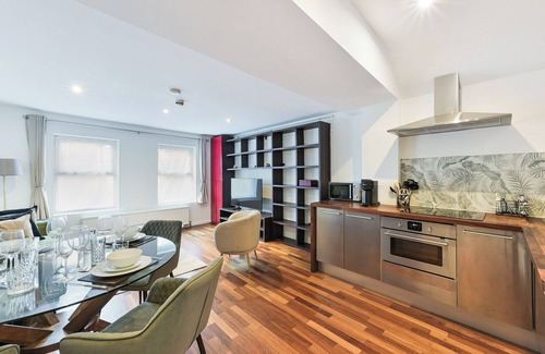 Farringdon Apartment | Avari Apartments - Hatton Collection