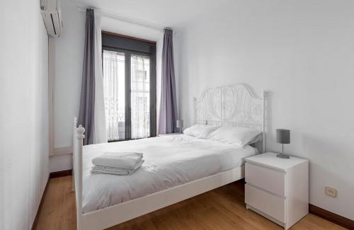 Golden Triangle of Art Apartment | AVE Apartamentos Madrid Centro Atocha