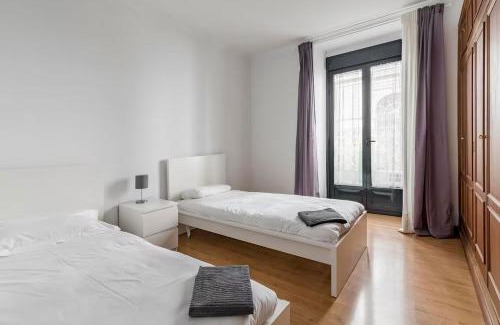 Golden Triangle of Art Apartment | AVE Apartamentos Madrid Centro Atocha