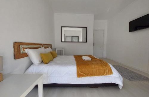 Aveiro House | Aveiro Home