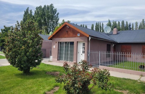 Los Antiguos House | Avenida Centro
