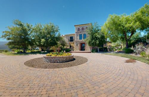 Murrieta House | Avenida De Arboles Oasis