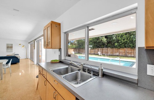 North Miami Beach House | Aventura Pool Villa