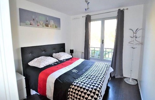 Bussy-Saint-Georges House | Avenue de Général de Gaulle Guesthouse