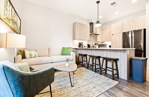 Golden Apartment | Avenue Hotel /Downtown Golden /Clear Creek Suite