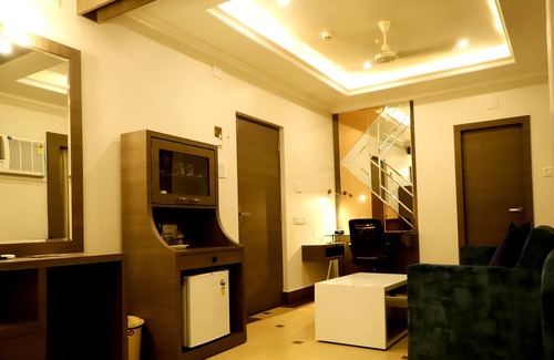 Shrirampur Hotel | AVENUE PLAZA