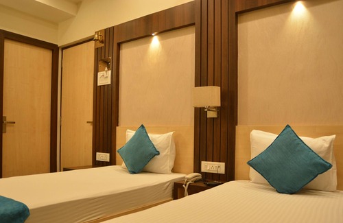Shrirampur Hotel | AVENUE PLAZA
