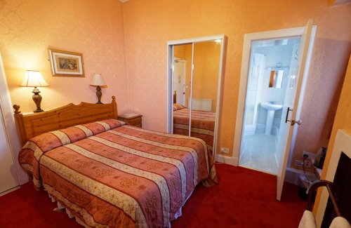 Tollcross House | Averon Guest House