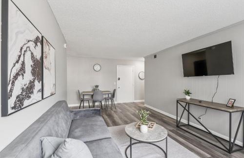 Glengarry Apartment | Avery Apartments D4 I Spacious 2 Bed 1 Bath