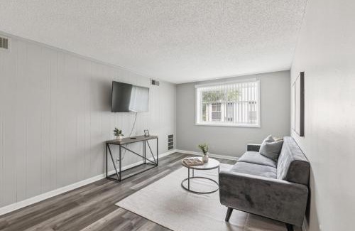 Glengarry Apartment | Avery Apartments D4 I Spacious 2 Bed 1 Bath