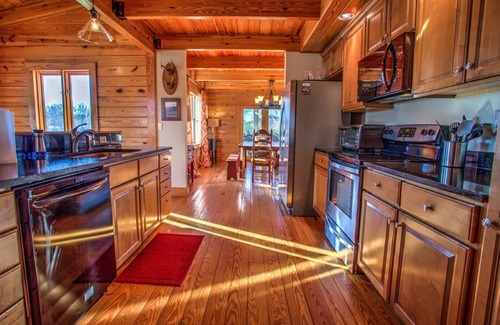 Arden House | Avery's Creek: Private swimming pool! Close to Asheville & Biltmore Park. Family & group FUN!