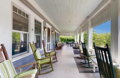 Lake Junaluska House | Avett House