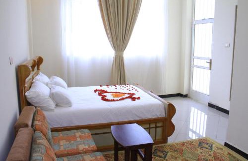 Nifas Silk-Lafto House | Avi Guest House