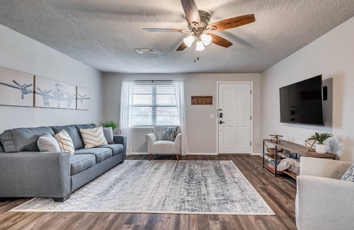 Midwest City House | Aviators Abode! Newly Renovated and close to TAFB!