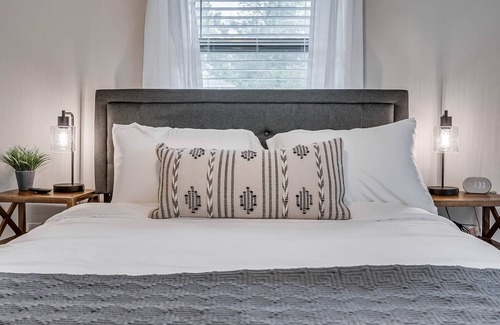 Midwest City House | Aviators Abode! Newly Renovated and close to TAFB!