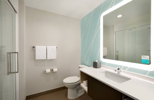 Yukon Hotel | avid hotel Yukon by IHG