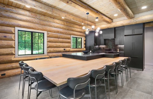 Deming House | Avlägsen Chalet: Modern Scandinavian Retreat w/Hot Tub near Mt. Baker Ski Area