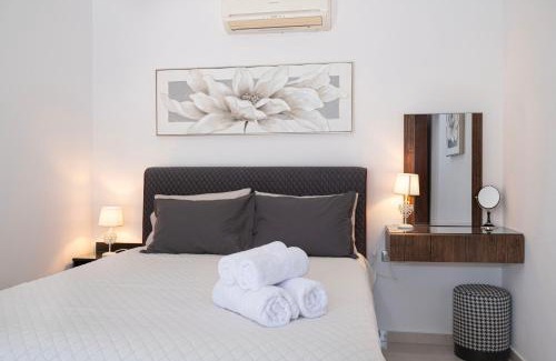 Filerimos House | Avli Village House with Private Jacuzzi