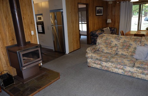 Halls Gap House | AVON LODGE, TANDARA ROAD