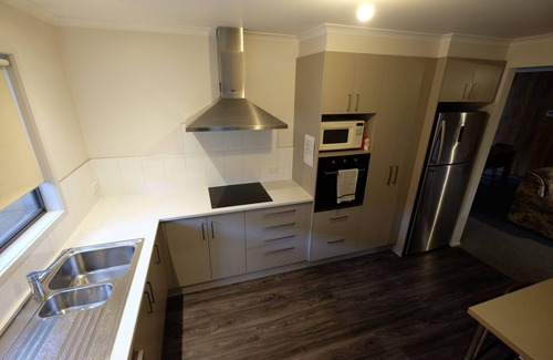Halls Gap House | AVON LODGE, TANDARA ROAD