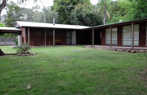 Halls Gap House | AVON LODGE, TANDARA ROAD