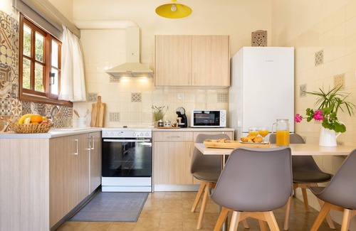 Kalyves Apartment | Avra Apartments, Ostria