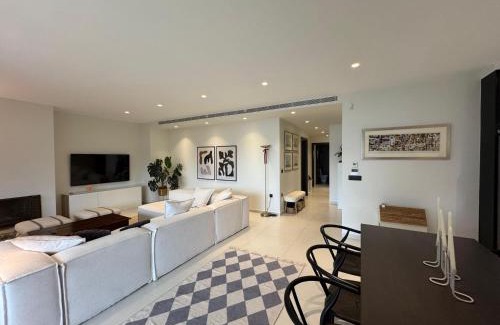 Glyfada Apartment | Avra Glyfada Retreat